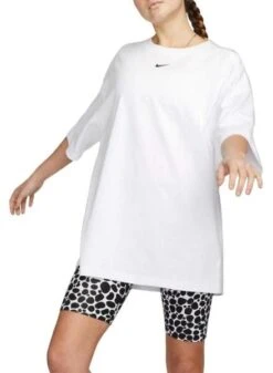 Nike Sportswear Essential Tee 100